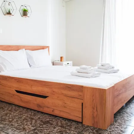 Apartment Your Athenian Hideaway: Cozy In The Center *