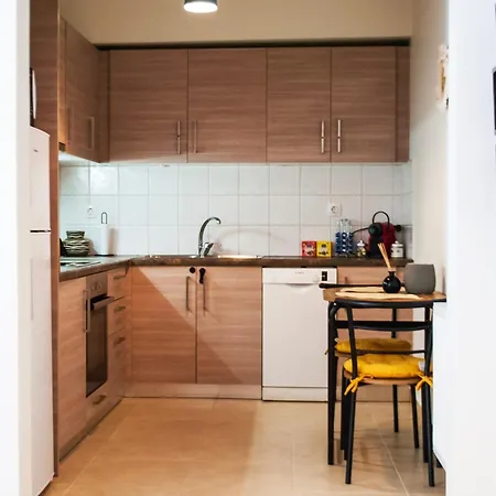 Apartment Your Athenian Hideaway: Cozy In The Center Athens